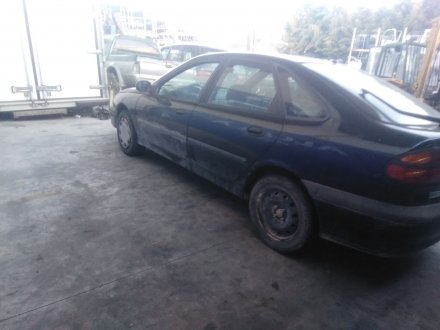 Vehiculo en el desguace: RENAULT LAGUNA I (B56_, 556_) 1.6 16V (B568, B561)