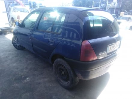 Vehiculo en el desguace: RENAULT CLIO II (BB_, CB_) 1.9 D (B/CB0E, BB0J)