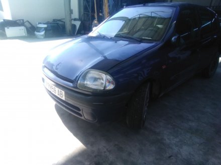 Vehiculo en el desguace: RENAULT CLIO II (BB_, CB_) 1.9 D (B/CB0E, BB0J)