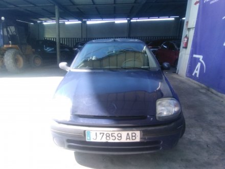 Vehiculo en el desguace: RENAULT CLIO II (BB_, CB_) 1.9 D (B/CB0E, BB0J)