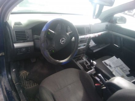 Vehiculo en el desguace: OPEL VECTRA C (Z02) 2.2 DTI 16V (F69)