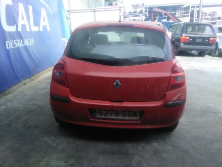 Vehiculo en el desguace: RENAULT CLIO III (BR0/1, CR0/1) 1.5 dCi (BR17, CR17)