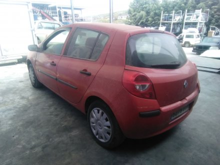 Vehiculo en el desguace: RENAULT CLIO III (BR0/1, CR0/1) 1.5 dCi (BR17, CR17)