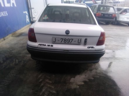 Vehiculo en el desguace: OPEL ASTRA F Sedán (T92) 1.6 i (F19, M19)