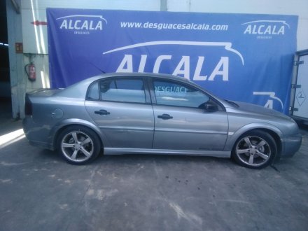 Vehiculo en el desguace: OPEL VECTRA C (Z02) 2.2 DTI 16V (F69)