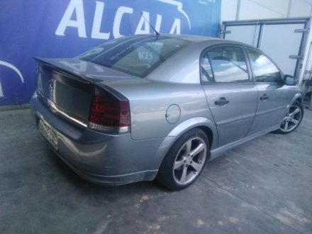 Vehiculo en el desguace: OPEL VECTRA C (Z02) 2.2 DTI 16V (F69)