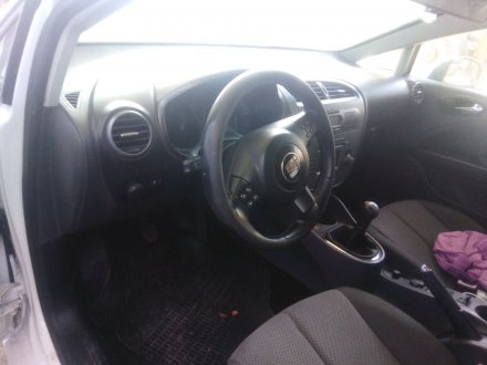 Vehiculo en el desguace: SEAT LEON (1P1) 1.9 TDI