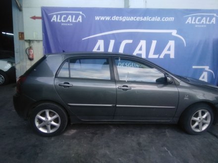 Vehiculo en el desguace: TOYOTA COROLLA (_E12_) 2.0 D-4D (CDE120R_, CDE120L_)