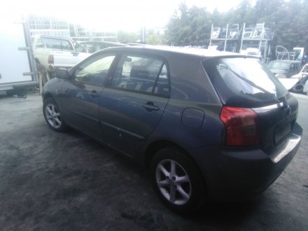 Vehiculo en el desguace: TOYOTA COROLLA (_E12_) 2.0 D-4D (CDE120R_, CDE120L_)