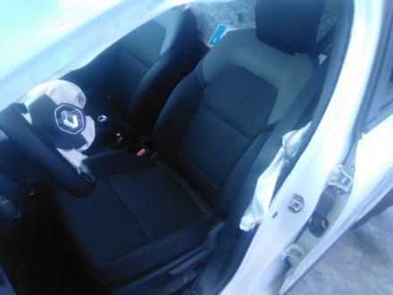 Vehiculo en el desguace: RENAULT CLIO V (B7_) 1.5 Blue dCi 100 (B7AD)