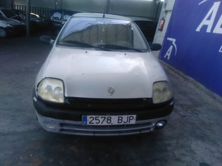 Vehiculo en el desguace: RENAULT CLIO II (BB_, CB_) 1.9 dTi (B/CB0U)