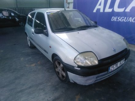 Vehiculo en el desguace: RENAULT CLIO II (BB_, CB_) 1.9 dTi (B/CB0U)