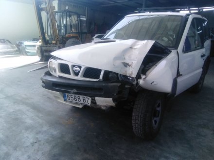 Vehiculo en el desguace: NISSAN TERRANO II (R20) 2.7 TDi 4WD