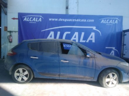 Vehiculo en el desguace: RENAULT MEGANE III Hatchback (BZ0/1_, B3_) 1.9 dCi (BZ0N, BZ0J)