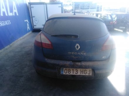 Vehiculo en el desguace: RENAULT MEGANE III Hatchback (BZ0/1_, B3_) 1.9 dCi (BZ0N, BZ0J)