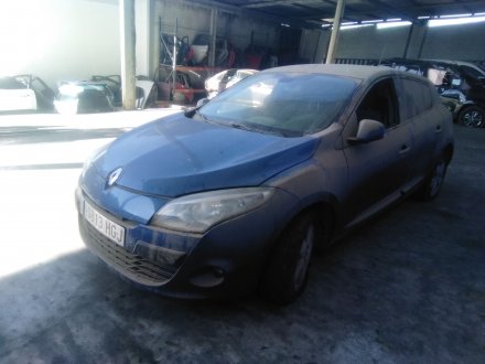 Vehiculo en el desguace: RENAULT MEGANE III Hatchback (BZ0/1_, B3_) 1.9 dCi (BZ0N, BZ0J)