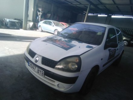 Vehiculo en el desguace: RENAULT CLIO II Furgoneta/Hatchback (SB0/1/2_) 1.5 dCi (SB07)