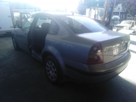 Vehiculo en el desguace: VOLKSWAGEN PASSAT B5.5 (3B3) 1.9 TDI