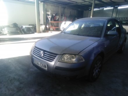 Vehiculo en el desguace: VOLKSWAGEN PASSAT B5.5 (3B3) 1.9 TDI