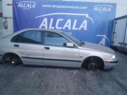 Vehiculo en el desguace: VOLVO S40 I (644) 2.0 T