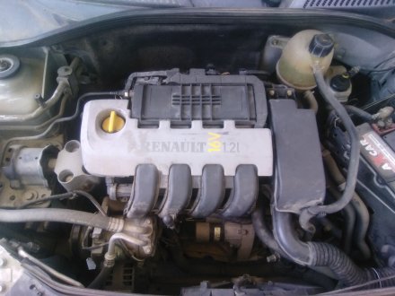 Vehiculo en el desguace: RENAULT CLIO II (BB_, CB_) 1.2 16V (BB05, BB0W, BB11, BB27, BB2T, BB2U, BB2V, CB05,...