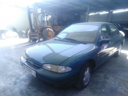 Vehiculo en el desguace: FORD MONDEO I Sedán (GBP) 2.0 i 16V