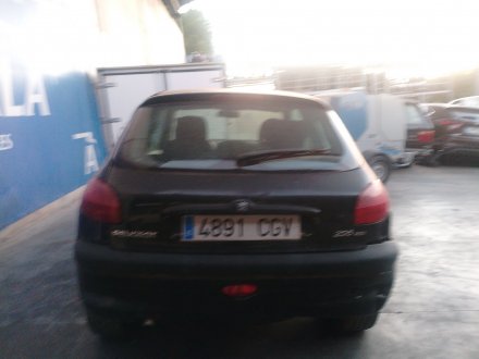 Vehiculo en el desguace: PEUGEOT 206 Hatchback (2A/C) 1.4 HDi eco 70