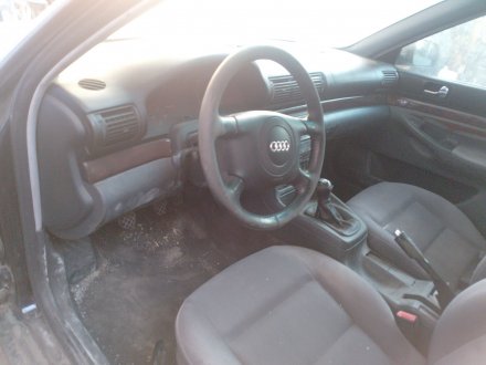 Vehiculo en el desguace: AUDI A4 B5 (8D2) 1.9 TDI