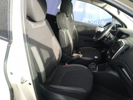 Vehiculo en el desguace: RENAULT CAPTUR I (J5_, H5_) 0.9 TCe 90