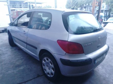 Vehiculo en el desguace: PEUGEOT 307 (3A/C) 1.4 HDi