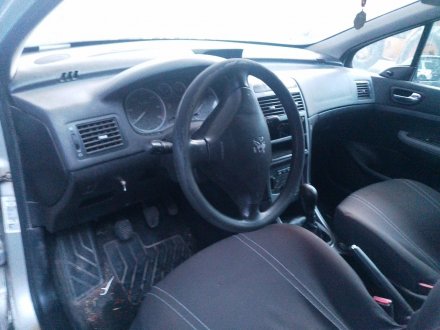 Vehiculo en el desguace: PEUGEOT 307 (3A/C) 1.4 HDi