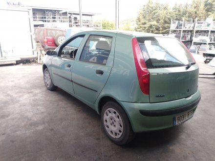 Vehiculo en el desguace: FIAT PUNTO (188_) 1.9 DS 60 (188.031, .051, .231, .251)