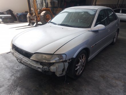 Vehiculo en el desguace: OPEL VECTRA B (J96) 2.2 DTI 16V (F19)