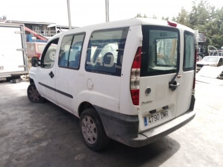 Vehiculo en el desguace: FIAT DOBLO Furgoneta/monovolumen (223_) 1.9 JTD