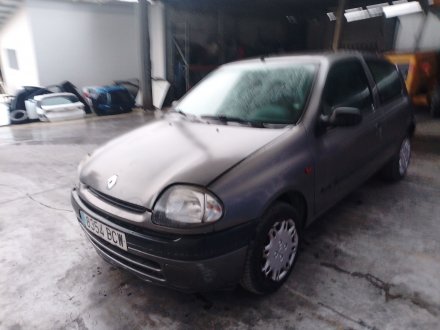 Vehiculo en el desguace: RENAULT CLIO II (BB_, CB_) 1.2 (BB0A, BB0F, BB10, BB1K, BB28, BB2D, BB2H, CB0A,...