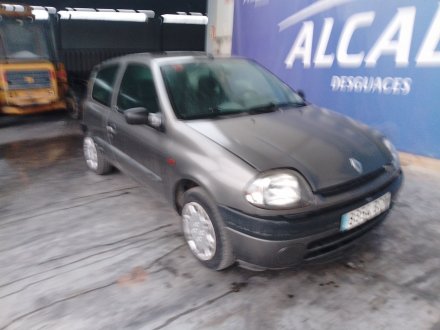 Vehiculo en el desguace: RENAULT CLIO II (BB_, CB_) 1.2 (BB0A, BB0F, BB10, BB1K, BB28, BB2D, BB2H, CB0A,...