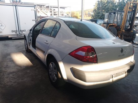 Vehiculo en el desguace: RENAULT MEGANE II Sedán (LM0/1_) 1.9 dCi (LM0G, LM1G, LM2C)