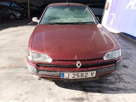 Vehiculo en el desguace: RENAULT SAFRANE I (B54_) 2.1 dT (B546)