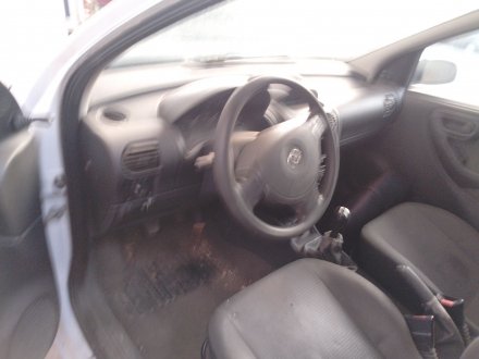 Vehiculo en el desguace: OPEL CORSA C (X01) 1.3 CDTI (F08, F68)