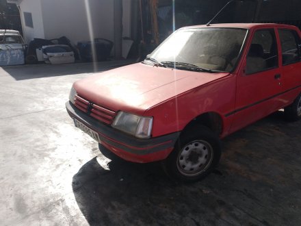 Vehiculo en el desguace: PEUGEOT 205 II (20A/C) 1.7 Diesel