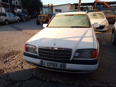 Vehiculo en el desguace: MERCEDES-BENZ CLASE C (W202) C 180 (202.018)