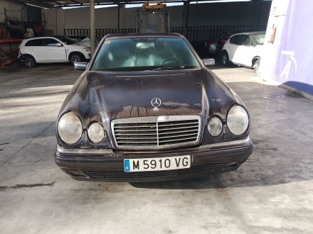 Vehiculo en el desguace: MERCEDES-BENZ CLASE E (W210) E 320 (210.055)