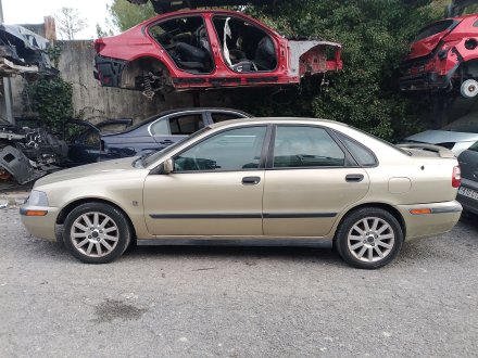 Vehiculo en el desguace: VOLVO S40 I (644) 1.9 DI