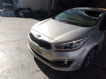 Vehiculo en el desguace: KIA CEE´D (JD) 1.6 CRDi 136