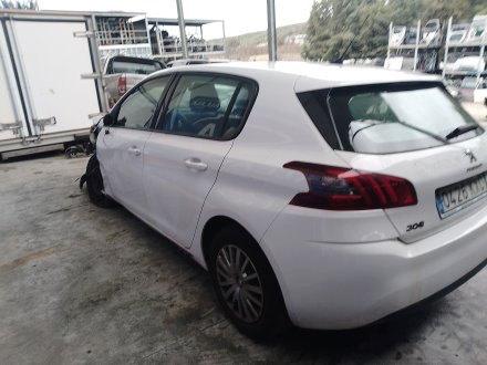 Vehiculo en el desguace: PEUGEOT 308 II (LB_, LP_, LW_, LH_, L3_) 1.5 BlueHDi 130