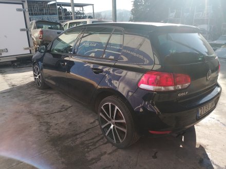 Vehiculo en el desguace: VOLKSWAGEN GOLF VI (5K1) 2.0 TDI