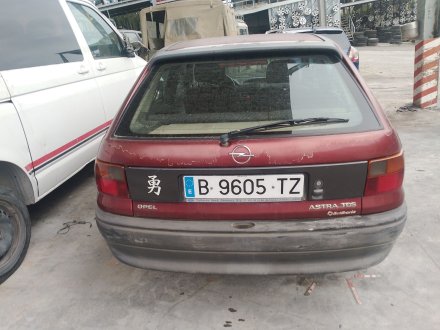 Vehiculo en el desguace: OPEL ASTRA F Sedán (T92) 1.7 TDS (F19, M19)