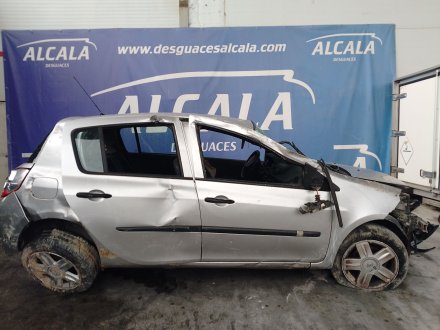 Vehiculo en el desguace: RENAULT CLIO III (BR0/1, CR0/1) 1.5 dCi (BR17, CR17)