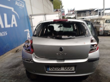 Vehiculo en el desguace: RENAULT CLIO III (BR0/1, CR0/1) 1.5 dCi (BR17, CR17)