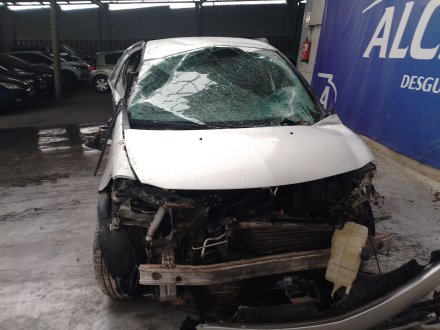 Vehiculo en el desguace: RENAULT CLIO III (BR0/1, CR0/1) 1.5 dCi (BR17, CR17)